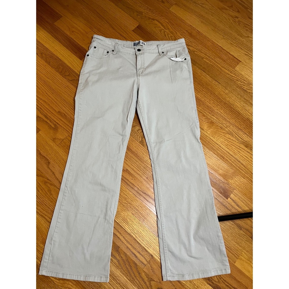 Signature by Levi Strauss & Co Womens Khaki Bootcut Jeans Low Rise Size 16 Long